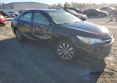 2015 Toyota Camry Le z USA, uszkodzony, nr VIN 4T1BF1FK4FU893017